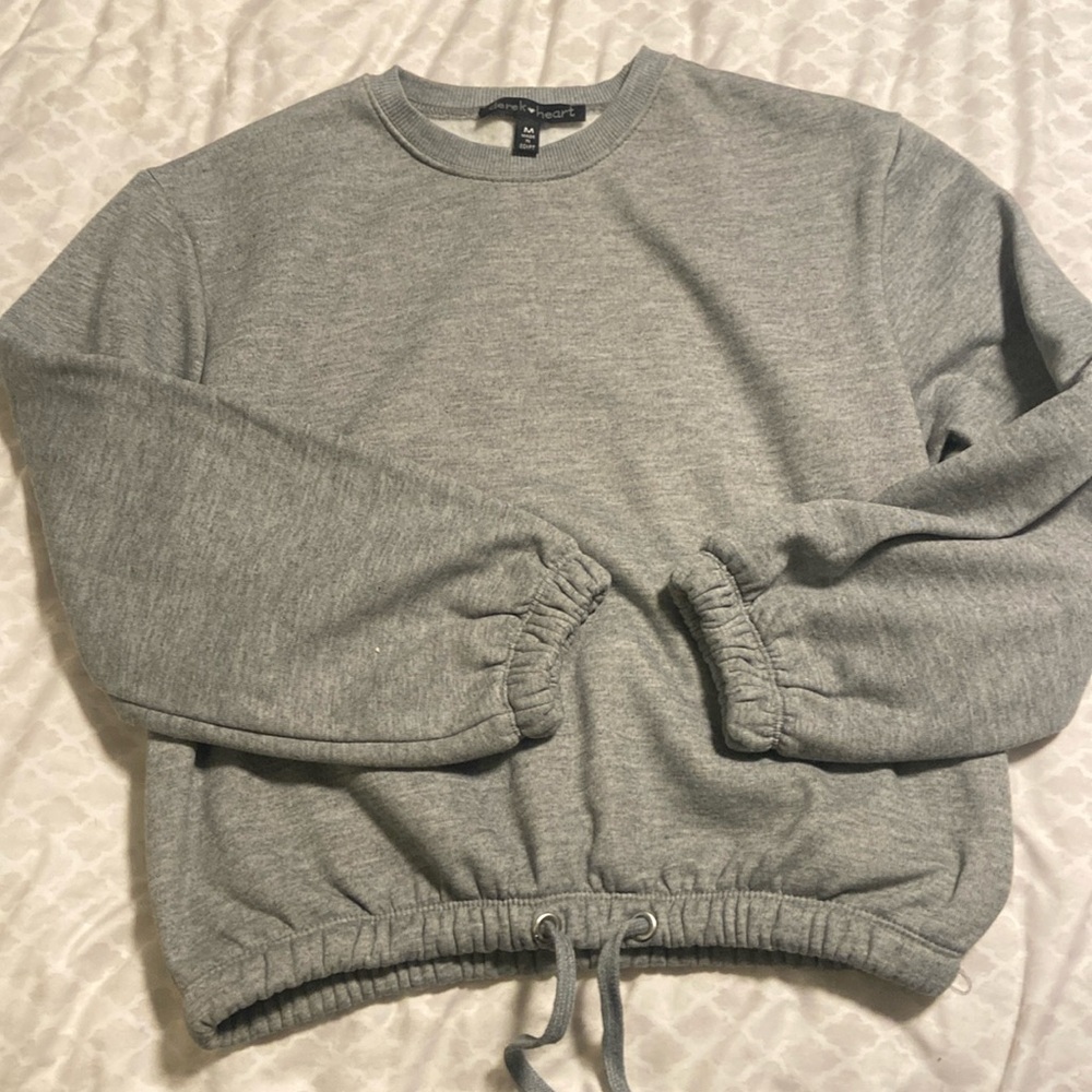 Derek heart slightly cropped sweatshirt with drawstring